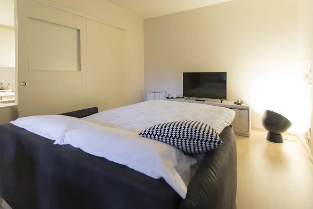 Bravissimo Cort Reial-2B Apartment Girona